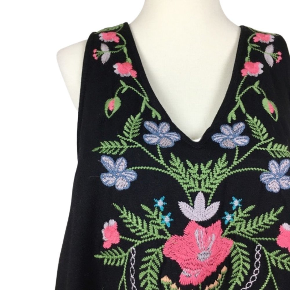 Umgee Embroidered Sleeveless Top Size Small‎ - Picture 3 of 5